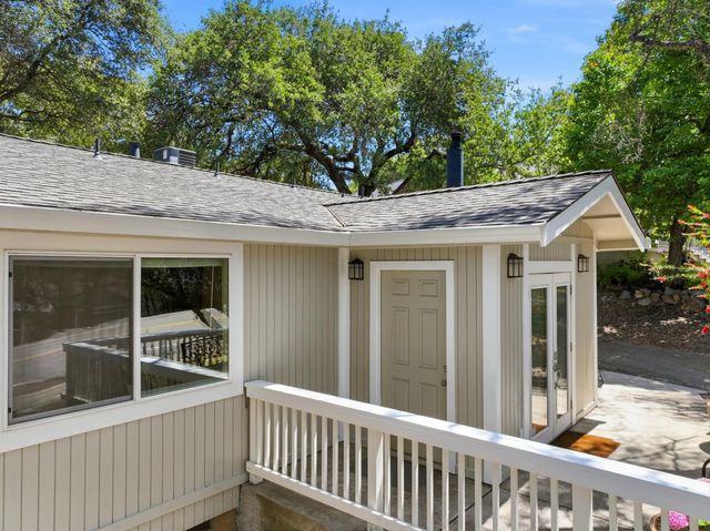 14419 Sun Forest Dr, Penn Valley, CA 95946