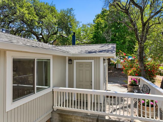 14419 Sun Forest Dr, Penn Valley, CA 95946