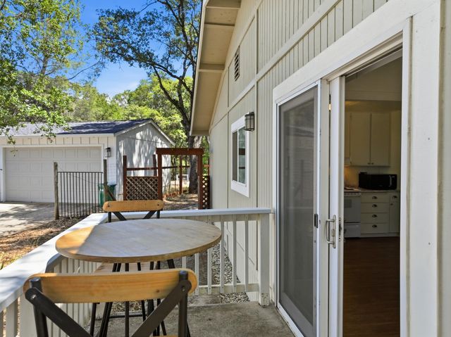 14419 Sun Forest Dr, Penn Valley, CA 95946