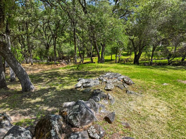 14419 Sun Forest Dr, Penn Valley, CA 95946