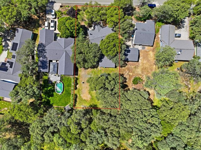 14419 Sun Forest Dr, Penn Valley, CA 95946
