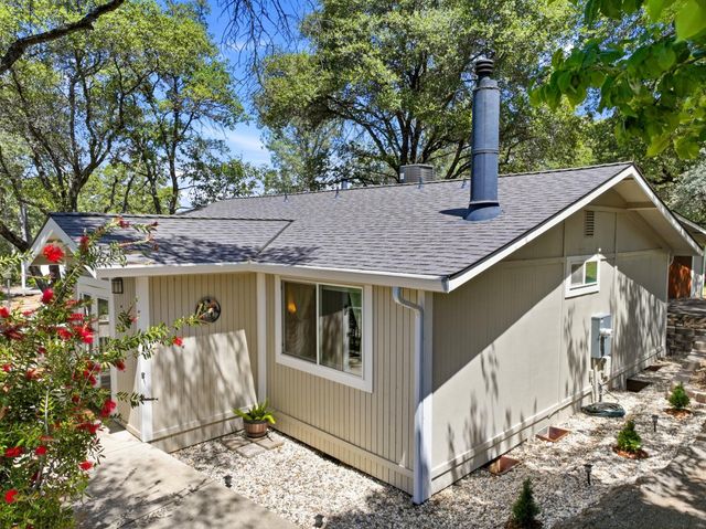 14419 Sun Forest Dr, Penn Valley, CA 95946