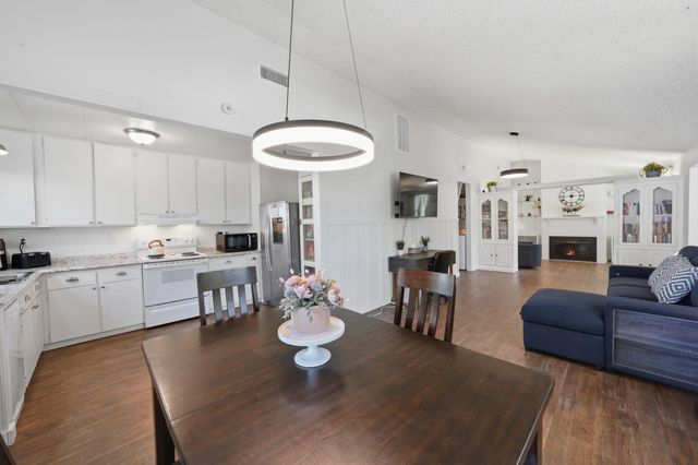 14419 Sun Forest Dr, Penn Valley, CA 95946
