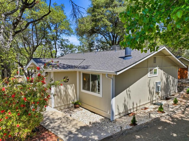 14419 Sun Forest Dr, Penn Valley, CA 95946
