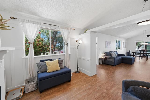 14419 Sun Forest Dr, Penn Valley, CA 95946