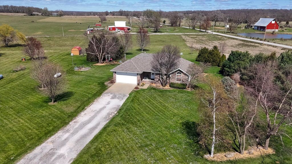 165 Brown Swiss Drive, Billings, MO 65610