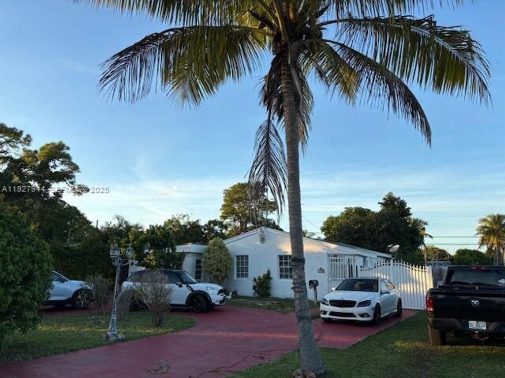 1815 NE 175th St 0, North Miami Beach, FL 33162