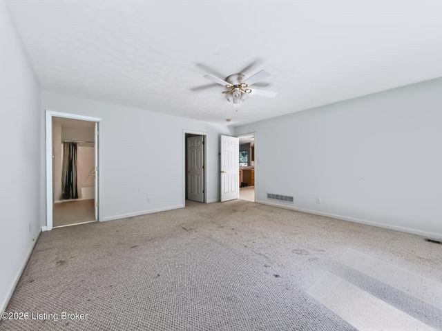 8104 Hudson Ln, Louisville, KY 40291