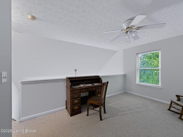 8104 Hudson Ln, Louisville, KY 40291