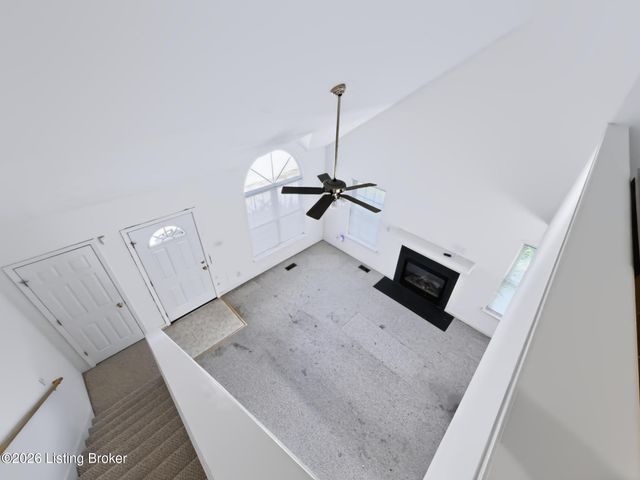 8104 Hudson Ln, Louisville, KY 40291