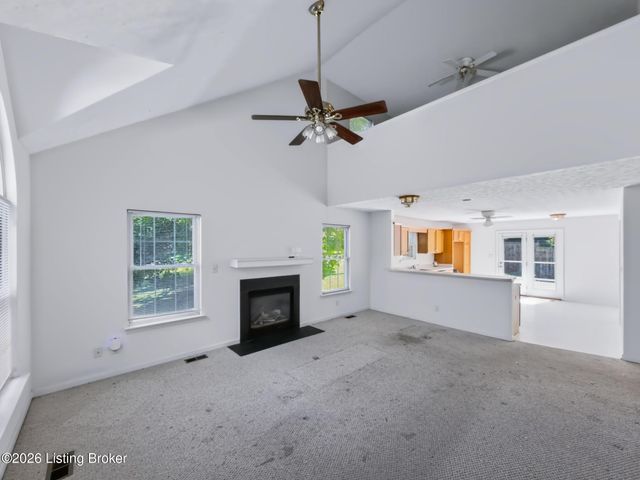8104 Hudson Ln, Louisville, KY 40291