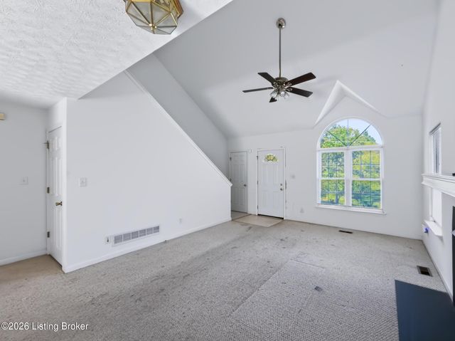 8104 Hudson Ln, Louisville, KY 40291