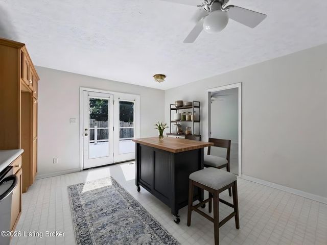 8104 Hudson Ln, Louisville, KY 40291