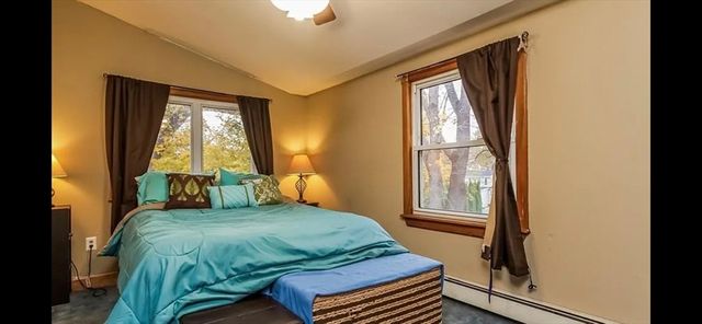 34 Hatch St, Haverhill, MA 01832