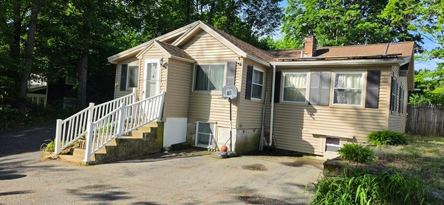34 Hatch St, Haverhill, MA 01832