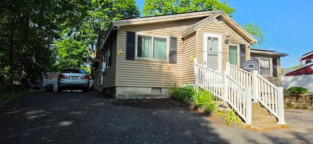 34 Hatch St, Haverhill, MA 01832