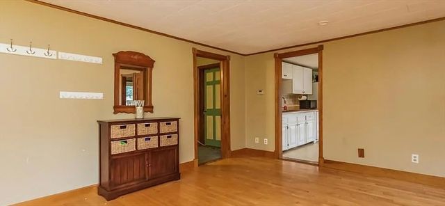 34 Hatch St, Haverhill, MA 01832