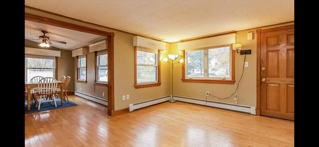 34 Hatch St, Haverhill, MA 01832