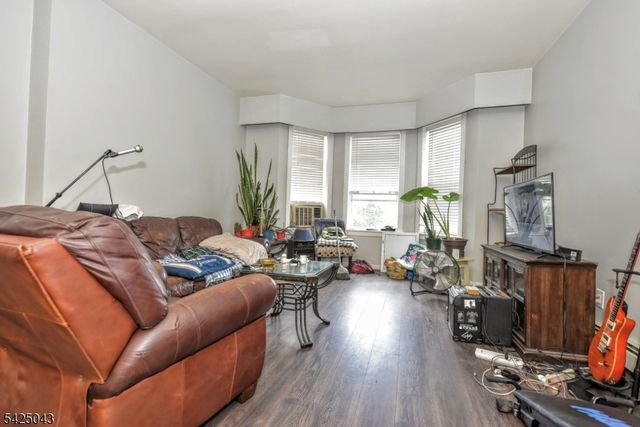 557 Hudson Ave, Weehawken Twp., NJ 07086
