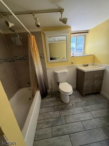 557 Hudson Ave, Weehawken Twp., NJ 07086