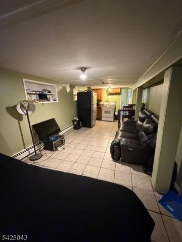 557 Hudson Ave, Weehawken Twp., NJ 07086