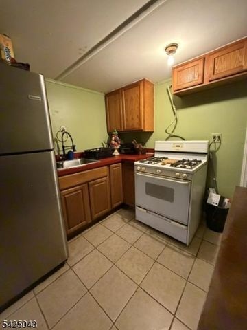 557 Hudson Ave, Weehawken Twp., NJ 07086