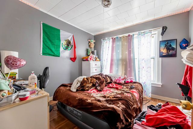 5633 W 64th Place, Chicago, IL 60638