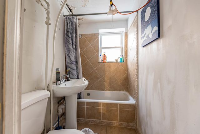 5633 W 64th Place, Chicago, IL 60638