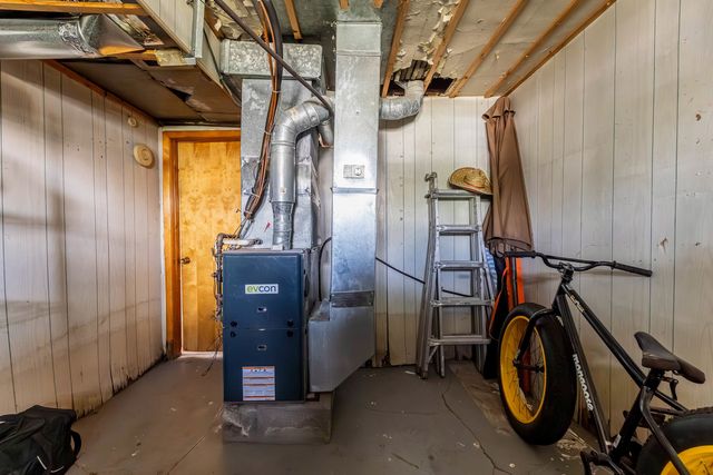 5633 W 64th Place, Chicago, IL 60638