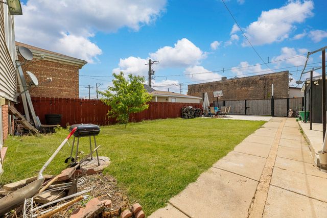 5633 W 64th Place, Chicago, IL 60638