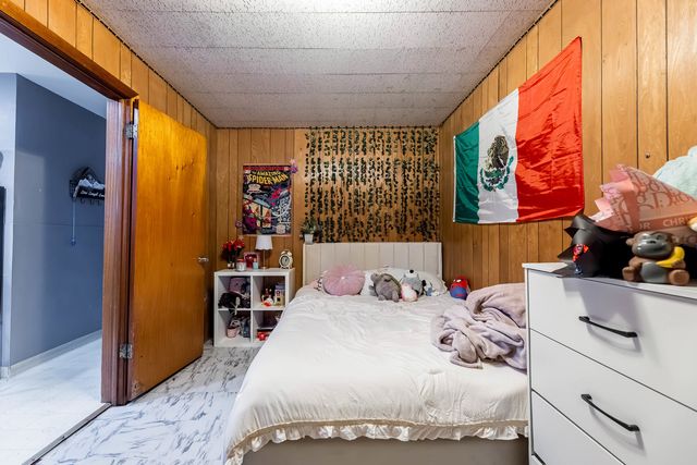5633 W 64th Place, Chicago, IL 60638