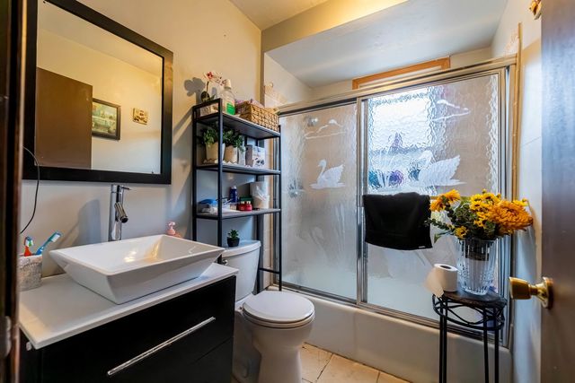 5633 W 64th Place, Chicago, IL 60638