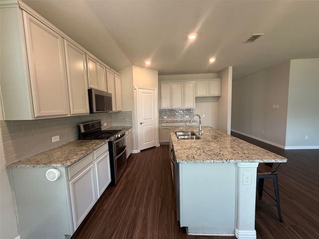 621 Fletcher Drive, Fate, TX 75087