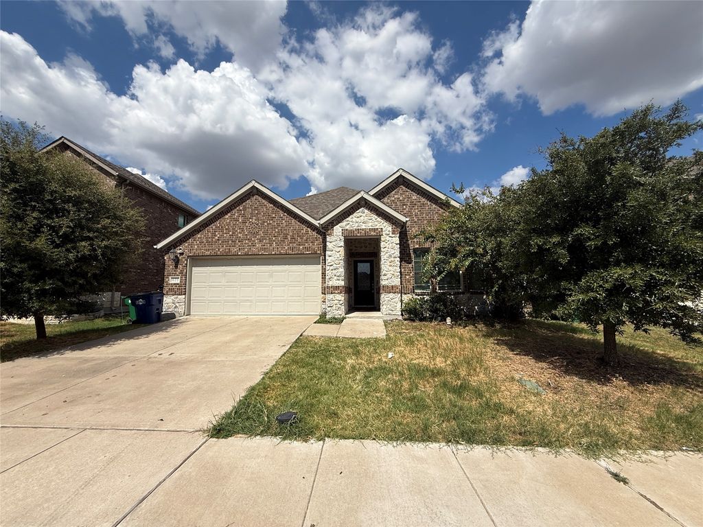 621 Fletcher Drive, Fate, TX 75087