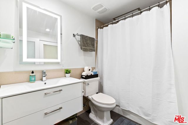 939 S Broadway 308, Los Angeles, CA 90015