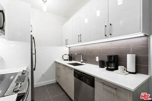 939 S Broadway 308, Los Angeles, CA 90015