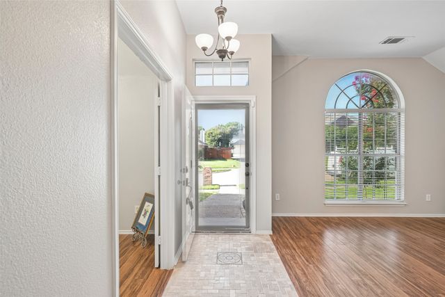 3901 Rolling Hills Drive, Plano, TX 75025