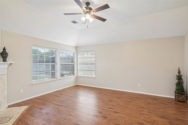 3901 Rolling Hills Drive, Plano, TX 75025