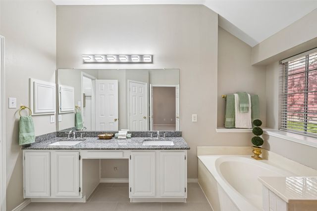 3901 Rolling Hills Drive, Plano, TX 75025