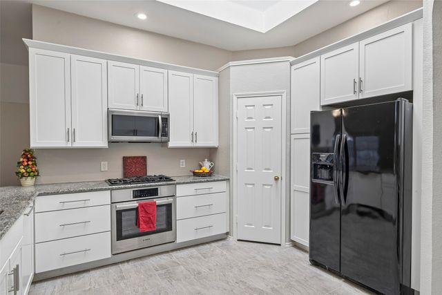 3901 Rolling Hills Drive, Plano, TX 75025