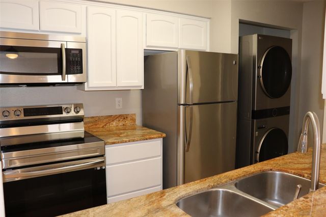 1818 Augusta Drive 8, Houston, TX 77057