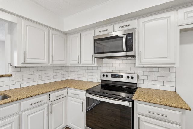 1608 Northridge Drive, Arlington, TX 76012