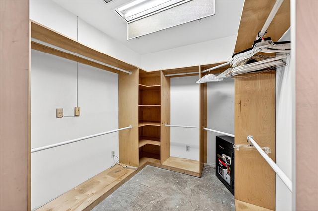 2421 STUART ST, Tampa, FL 33605