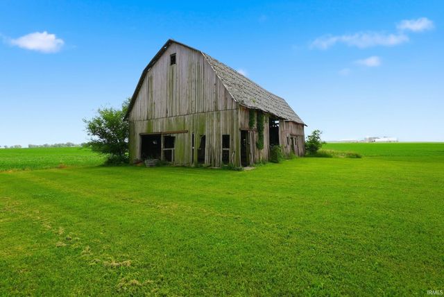 6756 St Rd 19 Road, Mentone, IN 46539