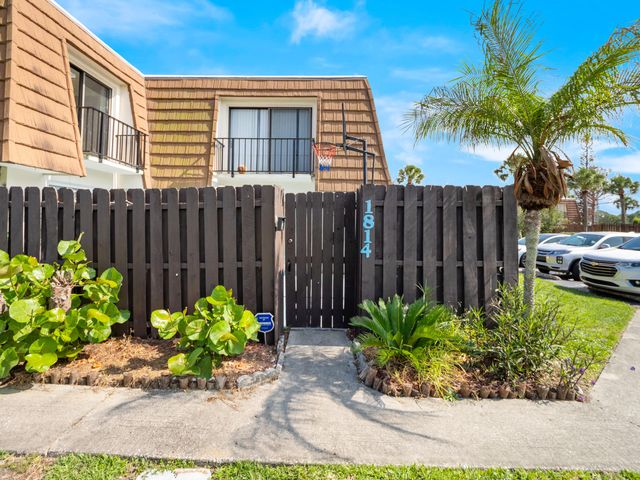 1814 Kaileen Circle NE, Palm Bay, FL 32905