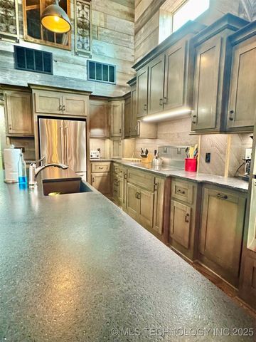 113203 S 4288 Road, Porum, OK 74455