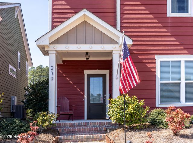 239 Legacy Lakes Way, Aberdeen, NC 28315