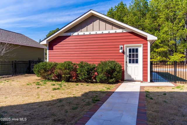 239 Legacy Lakes Way, Aberdeen, NC 28315