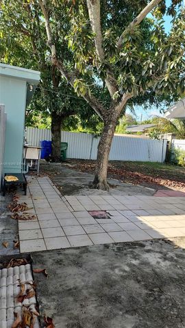 120 NW 18th Avenue, Miami, FL 33125