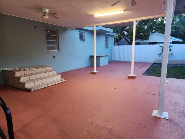 120 NW 18th Avenue, Miami, FL 33125